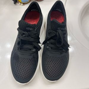 Women’s Croc Tennis Shoes